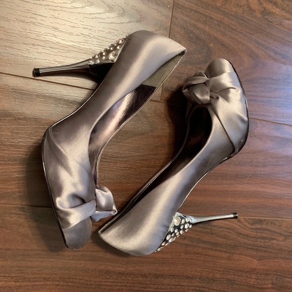 🎉HP🎉 Paris Hilton Satin Jeweled Heels - Picture 5 of 6